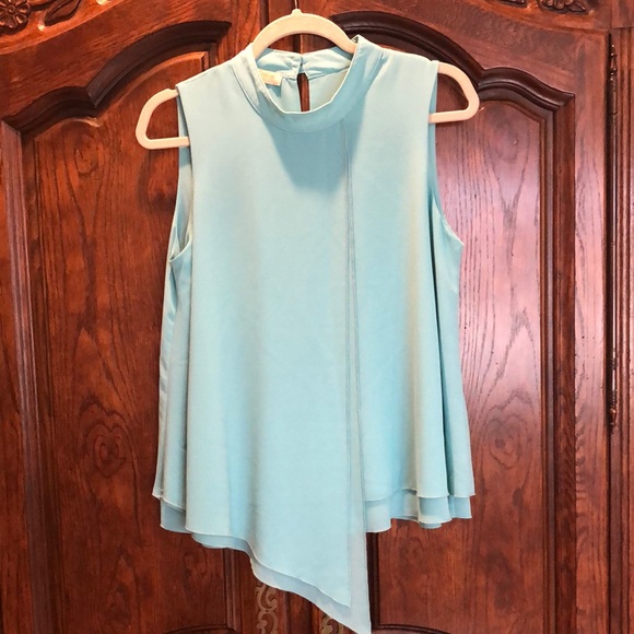 Tops - Tiffany blue sleeveless top great for any occasion